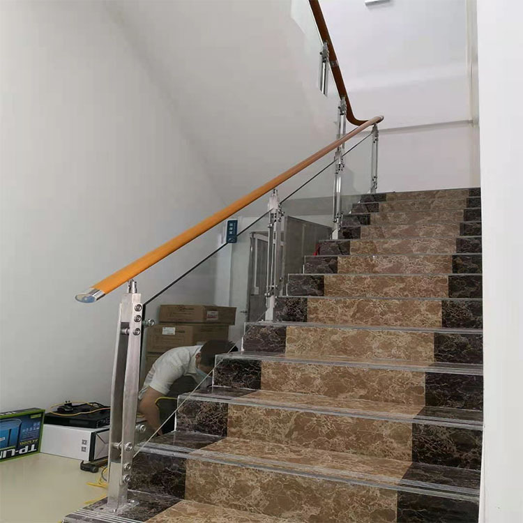 不鏽鋼樓梯護欄價格 不鏽鋼樓梯護欄價格